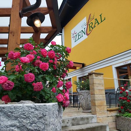 Gasthof Zentral Feistritz an der Drau Eksteriør bilde